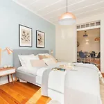 Апартаменты Stunning & Modern 2 Bedroom In Chiado