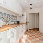 Stunning & Modern 2 Bedroom In Chiado
