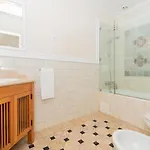 Stunning & Modern 2 Bedroom In Chiado Апартаменты *